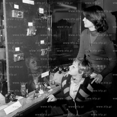 Wystawa sprzętu fotograficznego pochodzących ze zbiorów...