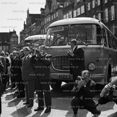 Zagraniczna wycieczka na Długim Targu w Gdańsku.
04.1971
0000531z_czerwiec1971
Fot....