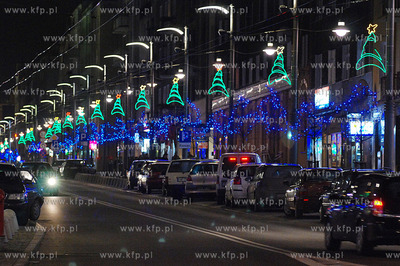 Swiateczne iluminacje na ul. Swietojanskiej w Gdyni
6.12.2007
Fot....