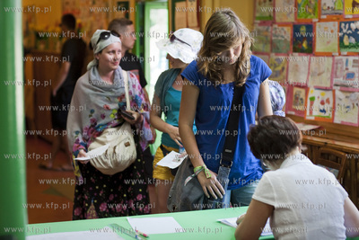Obwodowa Komisja Wyborcza nr 96 w Gdyni. II tura wyborow...
