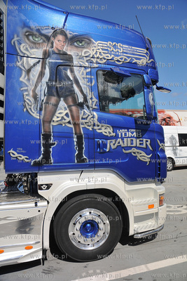 Promem linii FINNLINES przyplynely do gdynskiego portu...