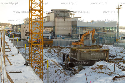 Budowa nowego terminala pasazerskiego T2 na lotnisku...