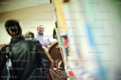 Otwarcie nowego oddzialu DOM KSIAZKI na skrzyzowaniu...