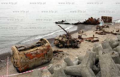 Kolobrzeg. Wrak parowca z 1910 roku wydobyli kolobrzescy...