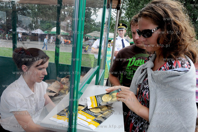 Gdynia. Skwer Kosciuszki. Wymiana zwyklych dwuzlotowek...