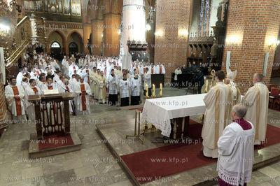 Wielki Czwartek, Msza Krzyzma w katedrze pelplinskiej...