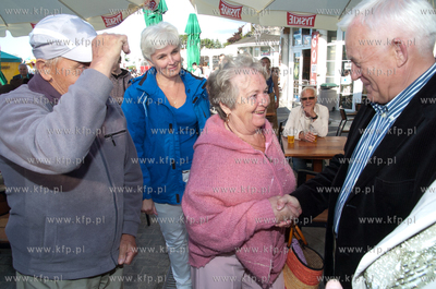 Ustka Leszek Miller, szef SLD w ramach akcji Pogodne...
