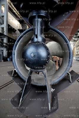 Niedokonczona Korweta Gawron oczekujaca na decyzje...