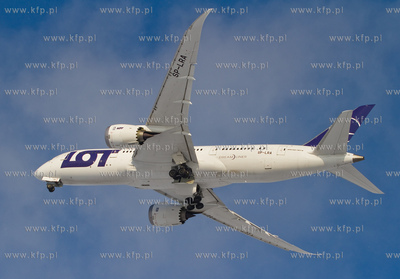Boeing 787-800 Dreamliner Polskich Linii Lotniczych...