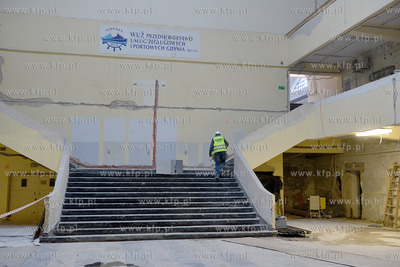 Gdynia. Dobiega konca remont elewacji budynku dawnego...