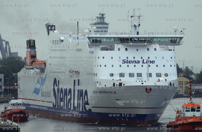 Wyjscie promu Stena Germanica z portu w Gdansku po...