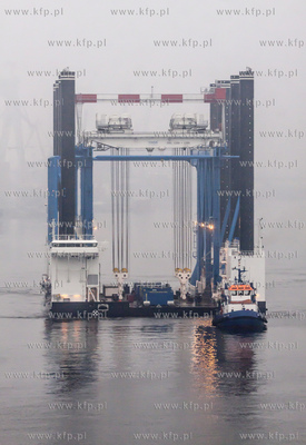 Zourite, barka samopodnosna do budowy estakady przybrzeznej...