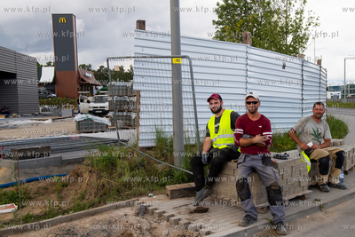 Nowy McDonald na Kokoszkach wśród wciąż zmieniającego...