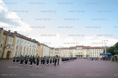 Gdynia. Akademia Marynarki Wojennej. Uroczysta promocja...