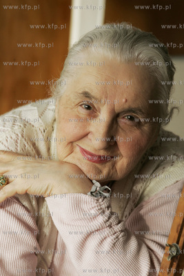 Lucyna Legut - Lucha - aktorka, malarka, pisarka. Na...