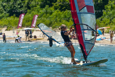 Plaza w Sopocie, przy Sopockim Klubie Zeglarskim. Briefing...