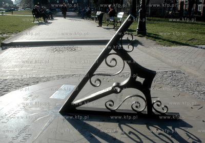 Gdansk. Skwer Jana Heweliusza. Nz. zegar sloneczny.
12.03.2007
fot....
