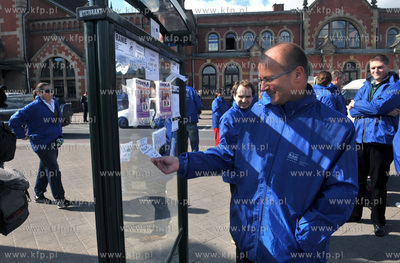Akcja - "Czyste Przystanki" w ramach kampanii Zmieniamy...