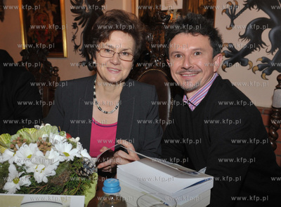 Promocja ksiazki Danuta Walesa marzenia i tajemnice....