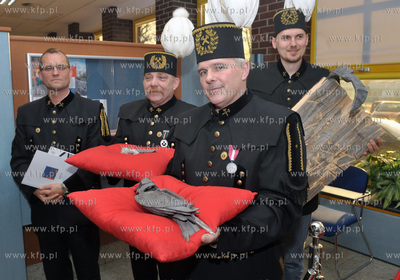 Gazownia Gdanska - Galeria Jednego Dziela.  Zakonczenie...