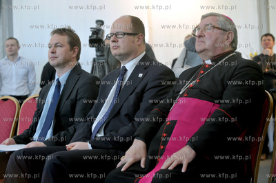 Uroczyste poswiecenie i wmurowanie kamienia wegielnego...