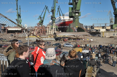 Stocznia Gdansk. Pochylnia B1. Wodowanie promu pasazersko-samochodowego...