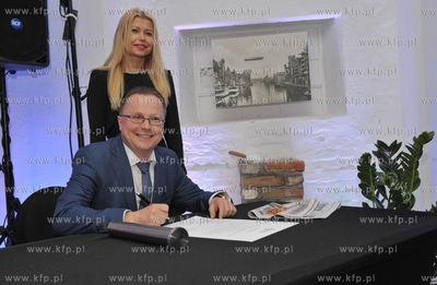 Gdansk. Wyspa Spichrzow. Uroczystosc wmurowania kamienia...