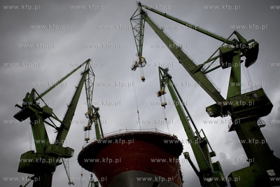 Stocznia Gdansk. Pochylnia B1 wodowanie kolejnego statku...