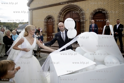 Slub Agnieszki Dabkowskiej i Wojtka Figurskiego w kosciele...