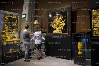 Europejskie Centrum Solidarności. Wystawa prac bursztynnika...