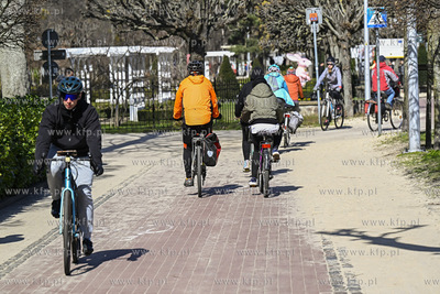 Sopot. Wielkanocny poniedziałek. Tlumy turystow na...