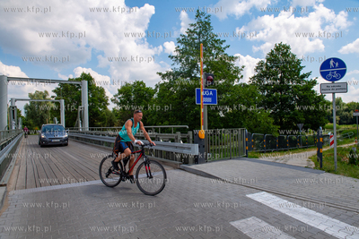 Pętla Żuławska. Zwodzony most nad Tugą w Żelichowie....