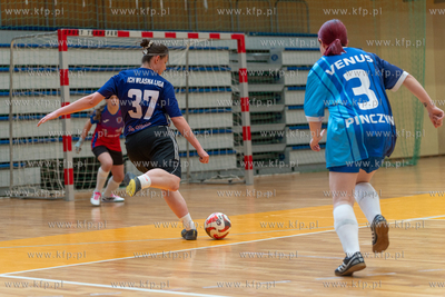 Hala 100-lecia w Sopocie.  Turniej piłki nożnej kobiet...