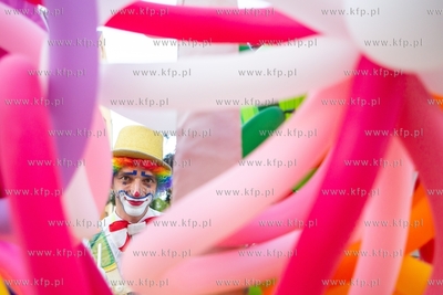 Sopot, Daniel Chmieliński, artysta uliczny pracujący...