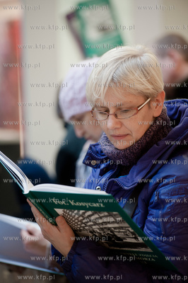 Gdansk. Centrum Handlowe Manhattan. Premiera i promocja...