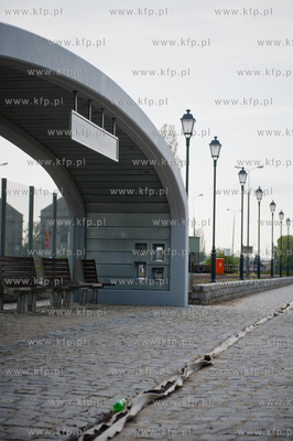 Gdansk. Przystanek tramwaju wodnego przy Nabrzezu Barkowym...