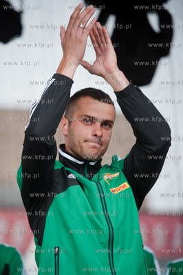 Gdansk. Scena na Targu Weglowym. Prezentacja druzyny...