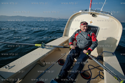 Gdynia. Pierwsza prezentacja lodzi wioslowej Romualda...