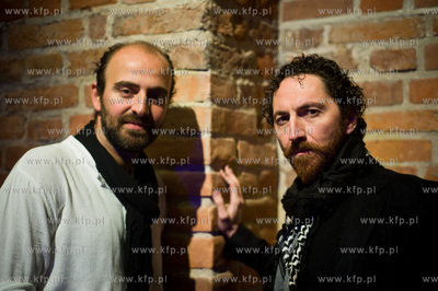 Gdansk. Centrum Sw. Jana. Swiatowa premiera performensu...