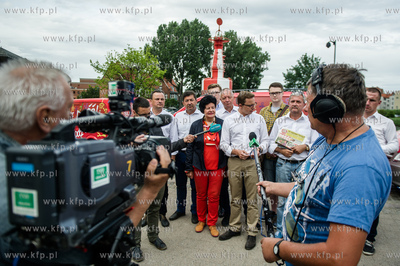 Gdansk. Szafarnia. Lato z SLD. Przedstawiciele Sojuszu...