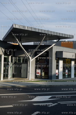 Gdansk. Chelm. Nowo powstaly kompleks handlowo - uslugowy...