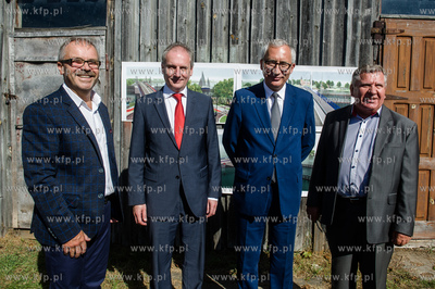 Gdańsk. Wyspa Sobieszewska. Uroczystość wbicia pierwszej...