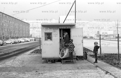 Skup makulatury w Gdansku Przymorzu ? 7.12.1978 1grudzien78_z.kosycarz_p8...