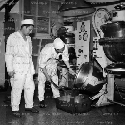 Linia produkcyjna wyrobów czekoladowych w ZPC Bałtyk...