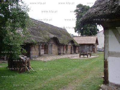 Skansen w Nadolu Nz. Budynek gospodarski z XVIII w....