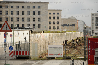 Berlin.Pozostalosci Muru berliskiego - istniejacego...