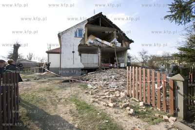 Kwidzyn. Zawalenie sciany budynku na ul. Zwirowa 16.
09.04.2009...
