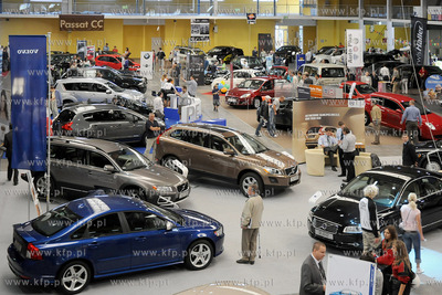 Trojmiejskie Targi Motoryzacyjne w hali wystawienniczej...