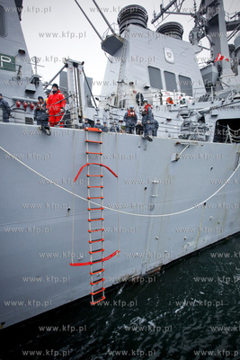 Zatoka Gdanska. Okret Marynarki Wojennej USA, USS RAMAGE...