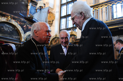 Gdansk. Dwor Artusa. Wreczenie Medali sw. Wojciecha...